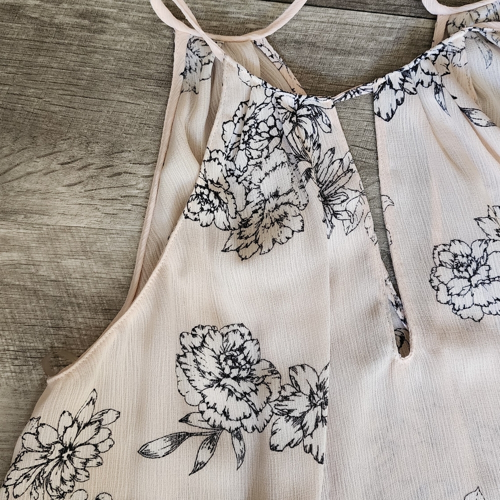 Lush Cream and Black Floral Top - Picture 2 of 4